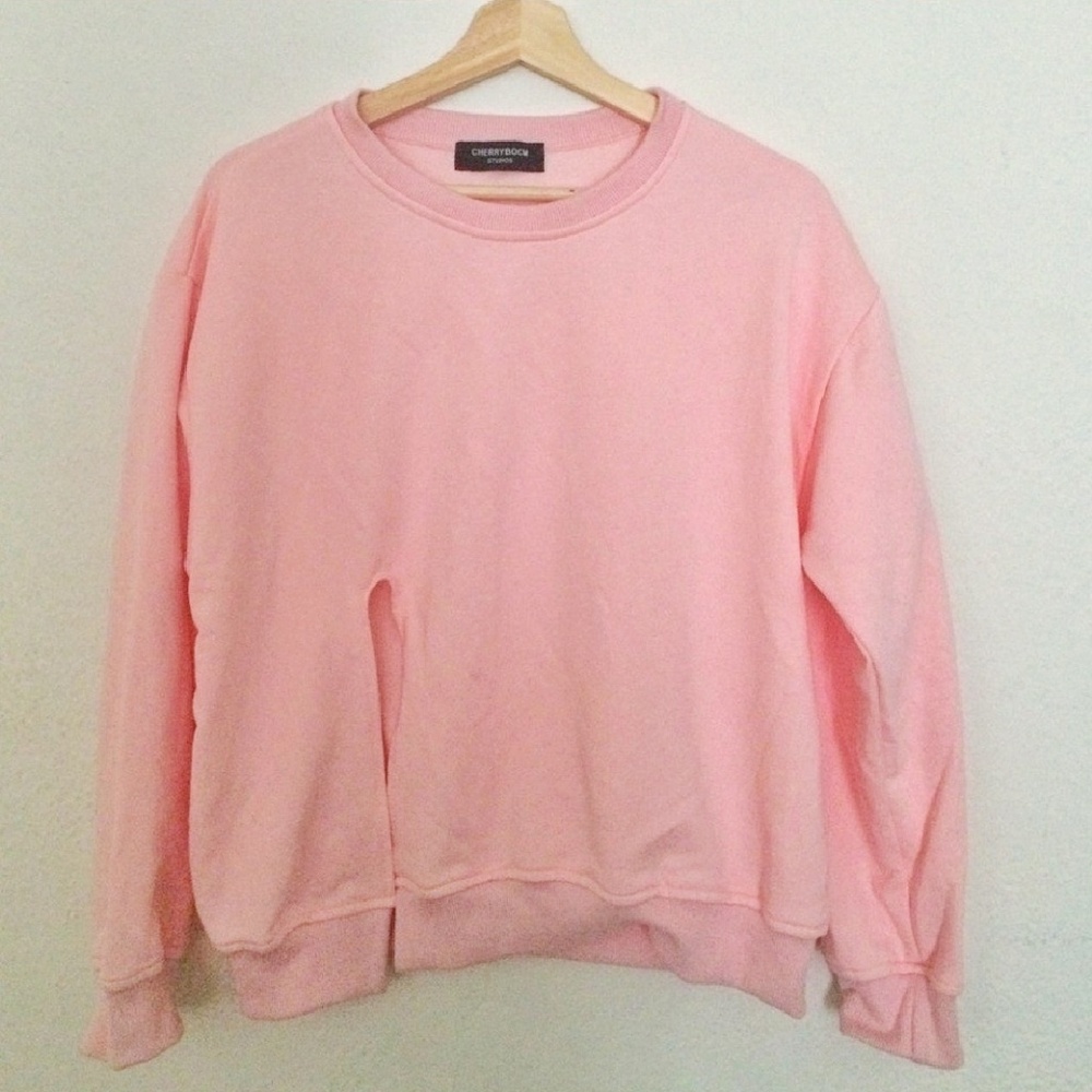🆕 Pink Cotton Sweatshirt 🌸 - Picture 2 of 3